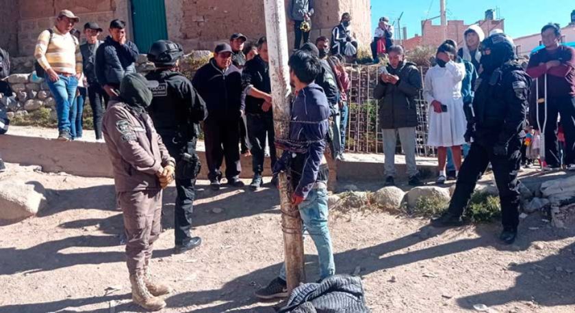 Los comerciantes casi linchan a acusado de robar un celular