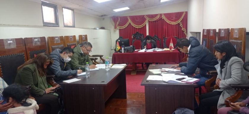 Mantienen detención preventiva de policía en el caso avalancha