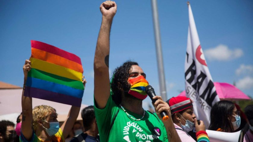 La UE denuncia la desinformación que aumenta violencia contra la comunidad LGTBI