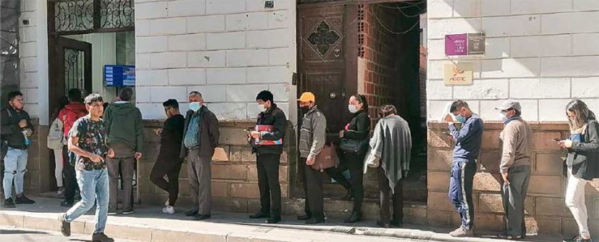 Sucre: Usuarios se quejan de la oficina de la Gestora