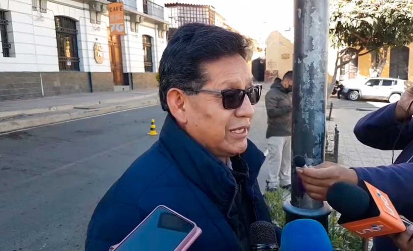 Ministro de Educación anuncia que seguirán otorgando ítems al magisterio