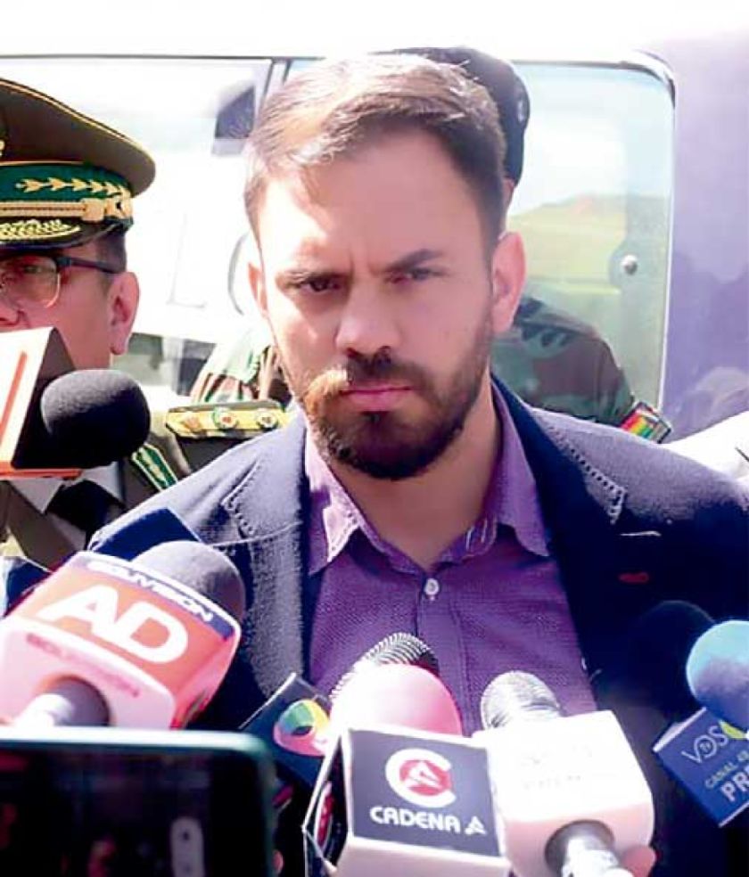 Hoy: Interpelan a Del Castillo por arresto de Camacho