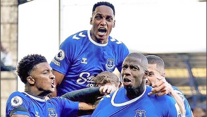 Everton salva la categoría, Leeds y Leicester descienden