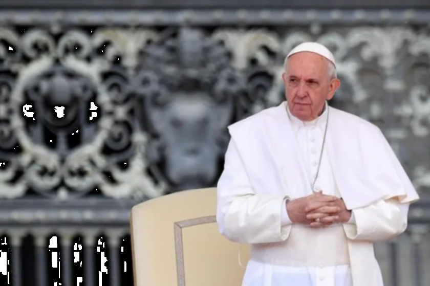 El Papa pide no resignarse al declive de la familia, "unión entre un hombre y una mujer"