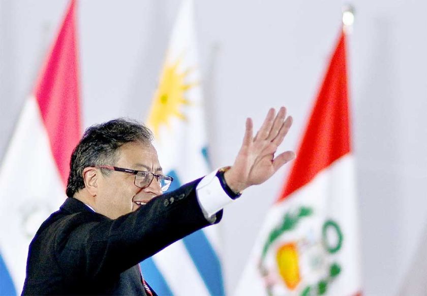 Petro anuncia el retorno de Colombia a la Unasur