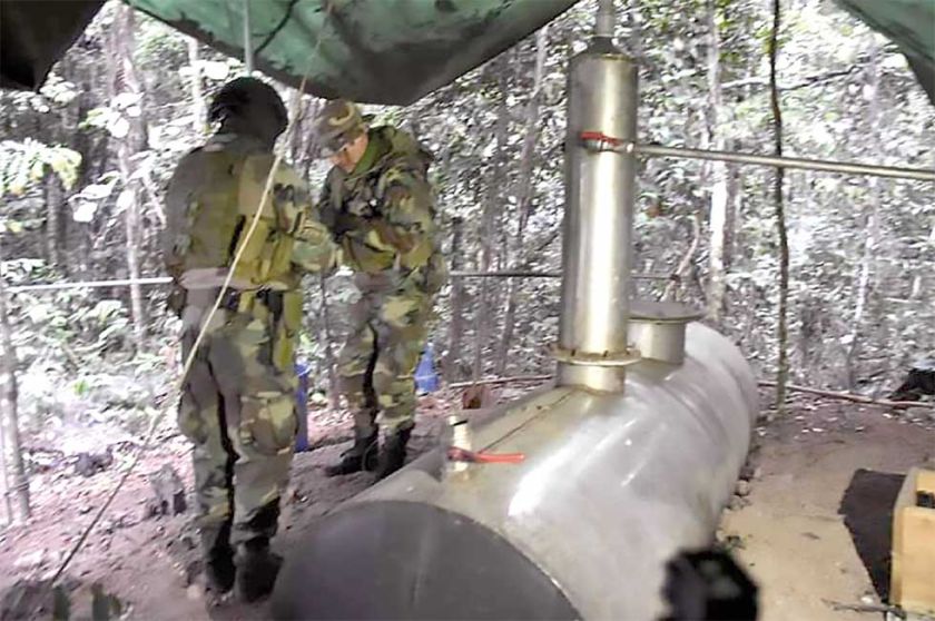 En Santa Cruz, destruyen  megalaboratorio de droga 