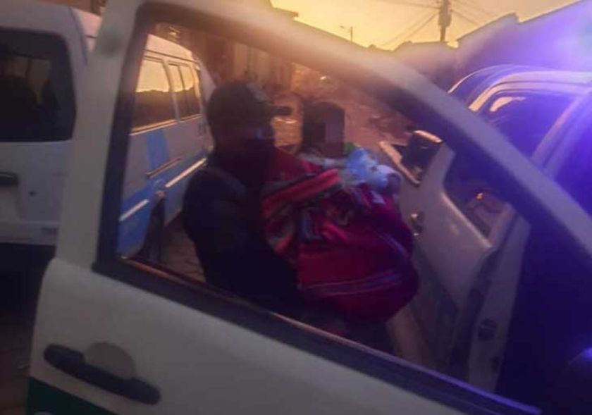 Policía halla a una bebé de un año deambulando por calles de Llallagua