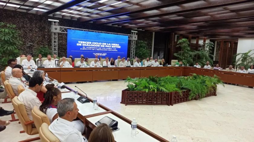 Posponen el cierre del ciclo de diálogos entre el Gobierno de Colombia y el ELN