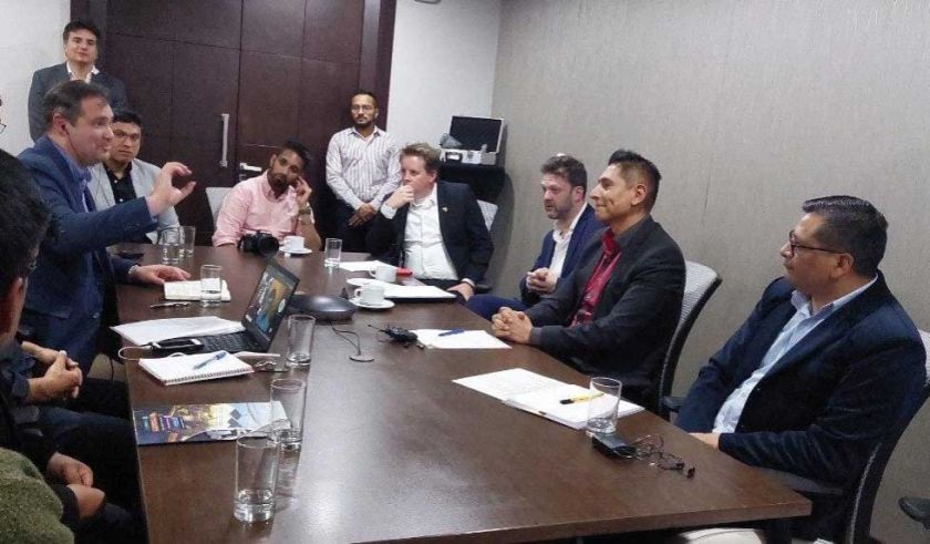Bolivia encara intercambio técnico para fabricar baterías