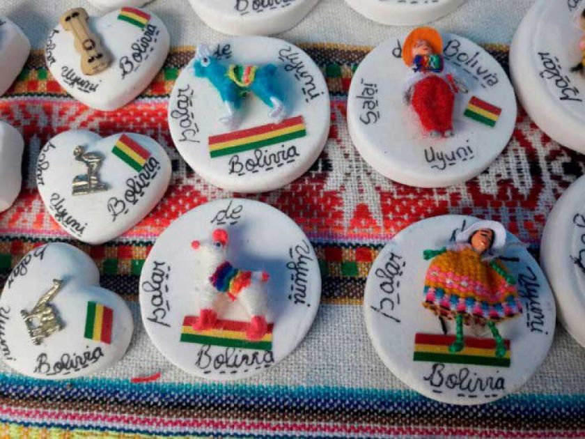 Promoverán artesanía  del Salar de Uyuni y lagunas de colores