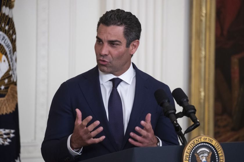 El alcalde de Miami se convierte en el primer hispano en la carrera presidencial de EE.UU.