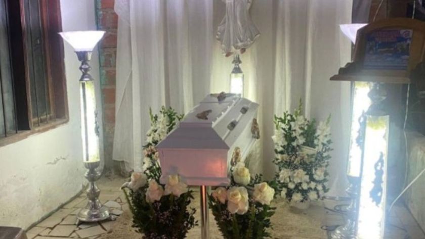 Muere la niña de 6 años que fue apuñalada por otro niño en Santa Cruz
