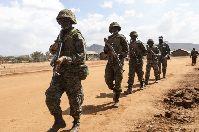 Reportan que hay al menos 37 muertos en un ataque de un grupo ligado al EI contra una escuela en Uganda
