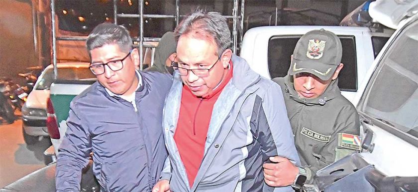 Aprehenden a Viceministro  y revelan peleas por coimas