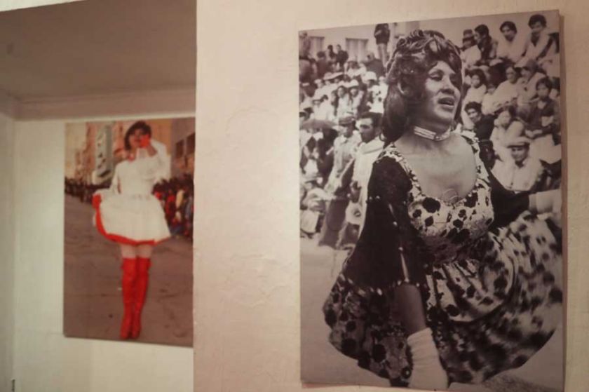 Unas 30 fotografías muestran la historia del movimiento TLGB en Bolivia