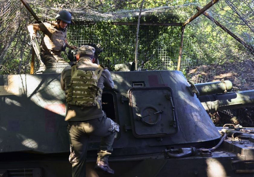Rusia dice que las tropas ucranianas se repliegan y Kiev anuncia avances en el sur del país