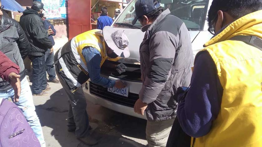 Incautan 420 placas de autos y el 80 % son de deudores de impuestos