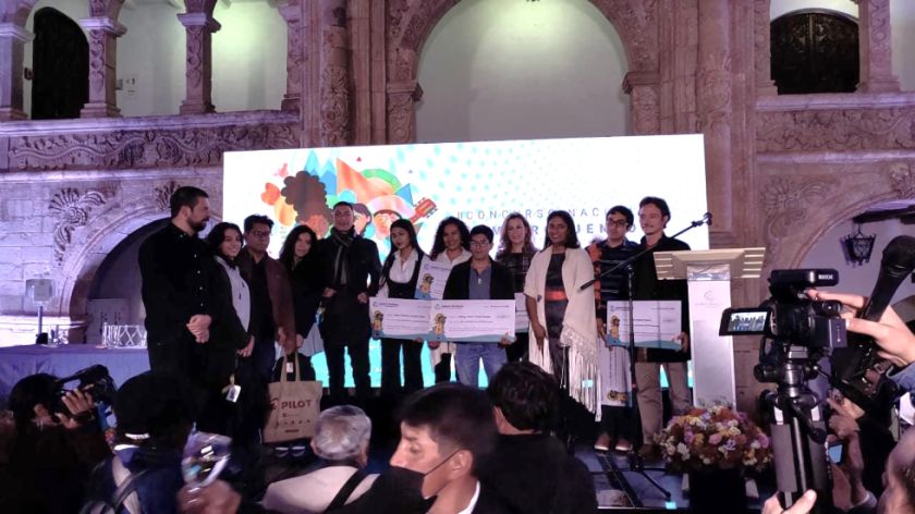 II concurso literario sobre el racismo organizado por el Banco Mundial en Bolivia tiene a sus ganadores