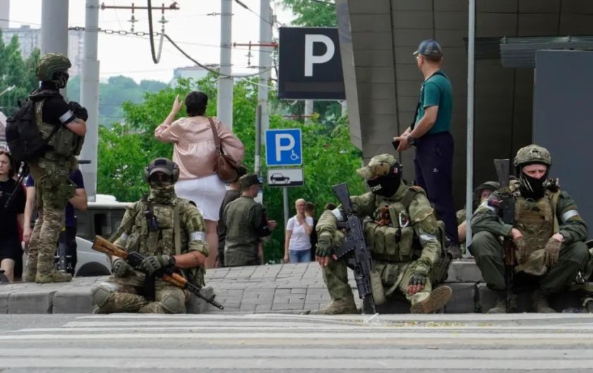 El Kremlin anuncia un acuerdo con Prigozhin para que se vaya a Bielorrusia tras su rebelión de 24 horas