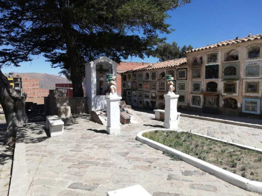 Se investigará a los exalcaldes por vender espacios en el cementerio