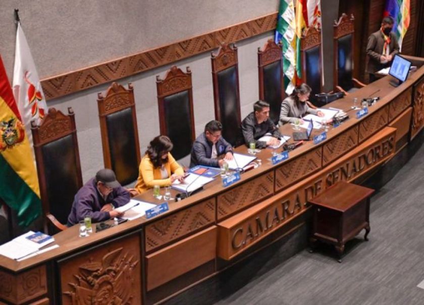 Senadores dejan sin efecto su incremento salarial, tras las críticas