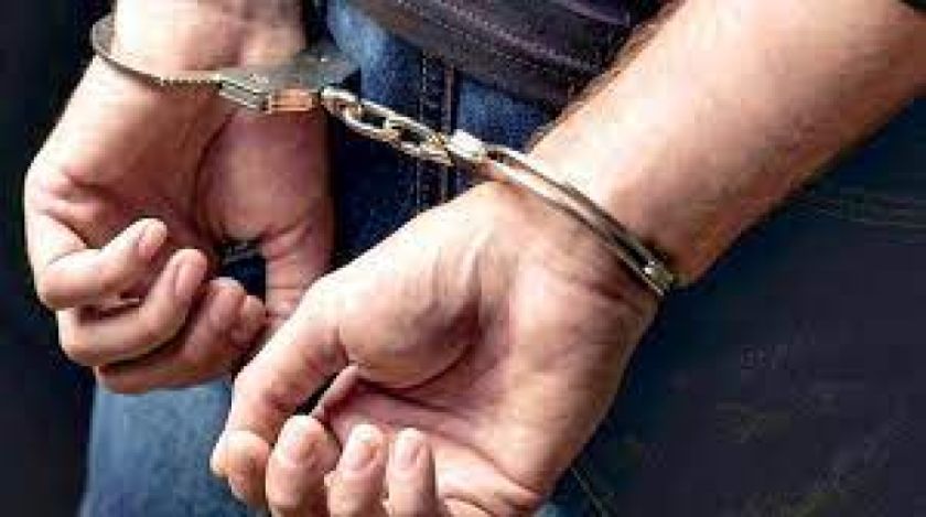 La Paz: Aprehenden a profesor denunciado por acoso sexual, quería que su alumna sea su novia