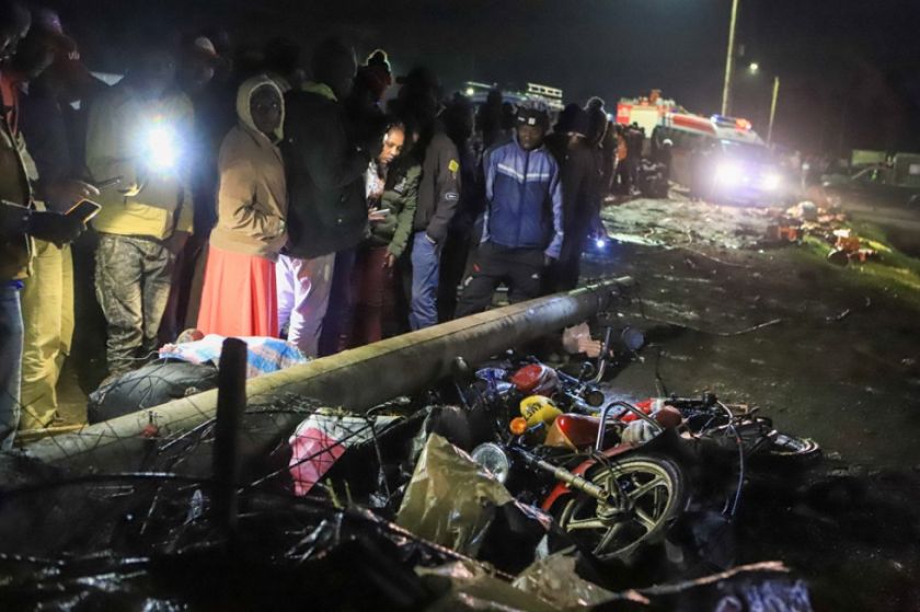 Un camión a vehículos y peatones en Kenia, hay 49 fallecidos