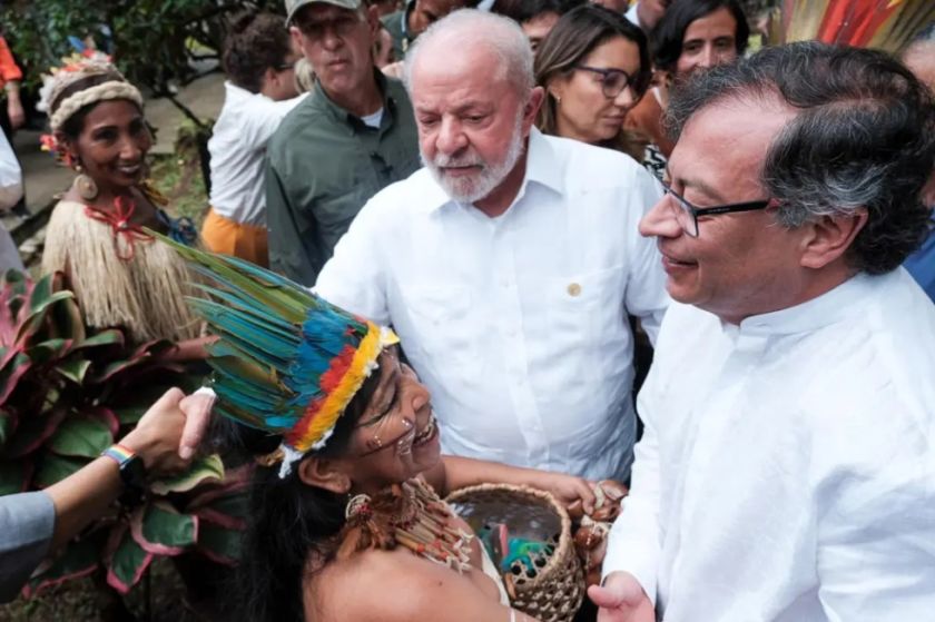 Petro y Lula hablan en la Amazonía colombiana sobre descarbonización y revitalizar la selva