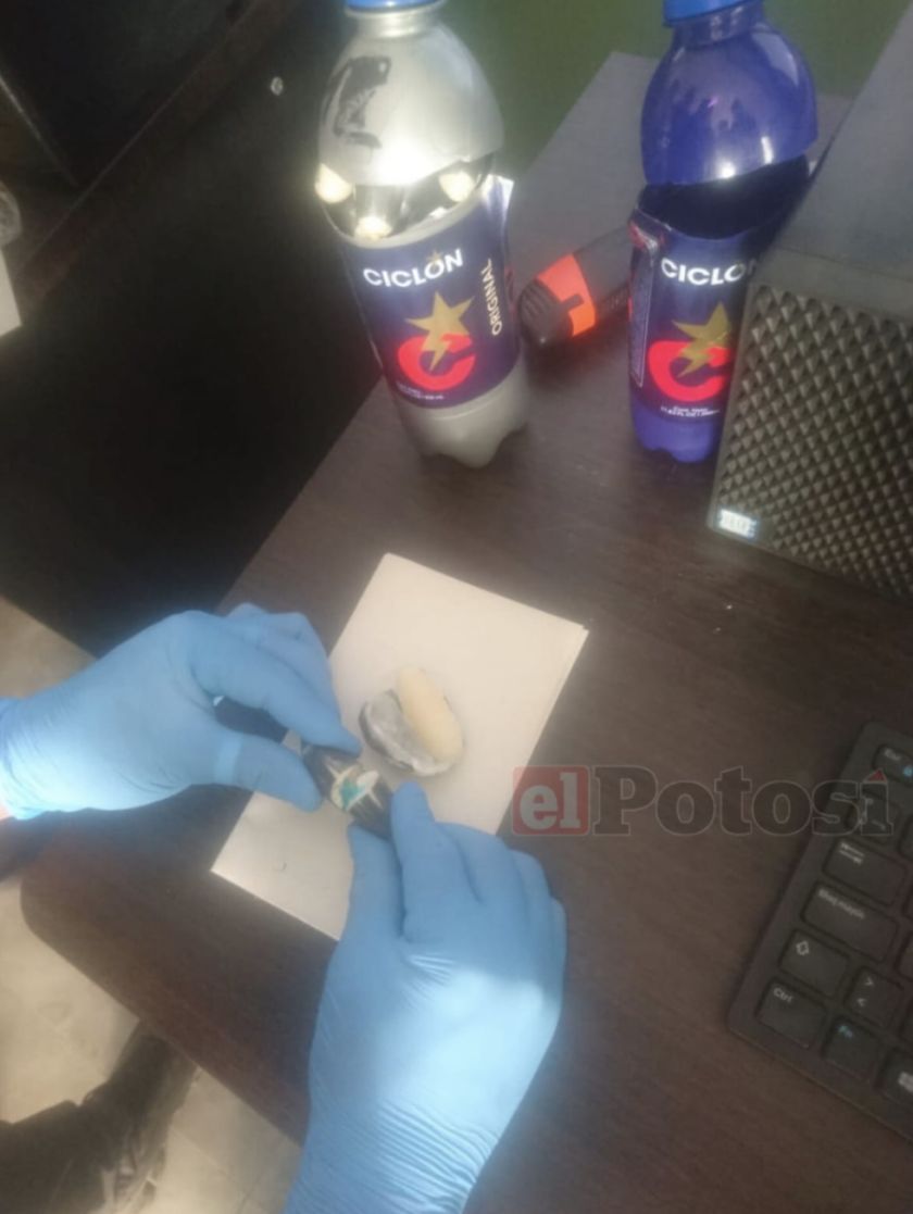 “Tragones” son sorprendidos llevando droga en su organismo