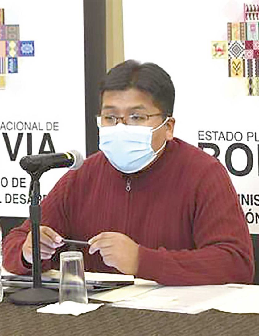 Gobierno alerta riesgo de perder $us 120 millones en dos créditos
