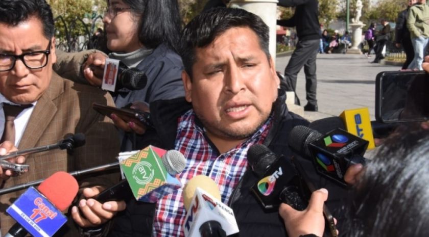 Reportan que Salazar, presidente paralelo de APDHB, tuvo orden de detención por no pagar pensiones 
