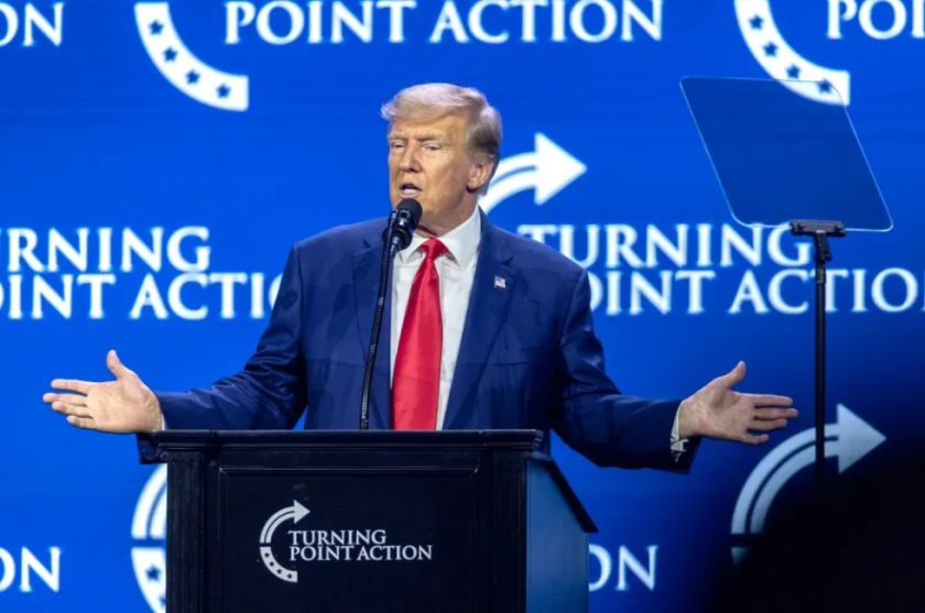 Trump insiste que en el caso de los documentos clasificados actuó acorde a la ley
