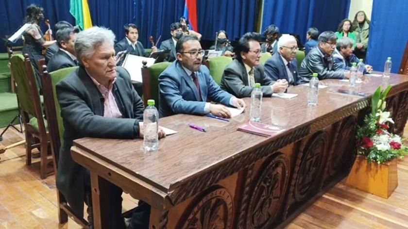 Rector espera superar la crisis económica que aqueja a las universidades