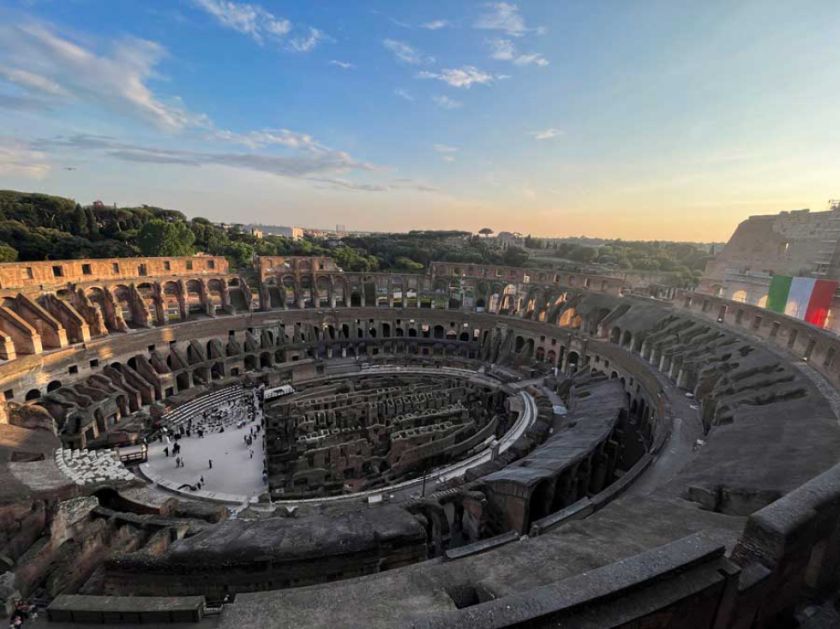 Hay más denunciados por escribir en el Coliseo de Roma
