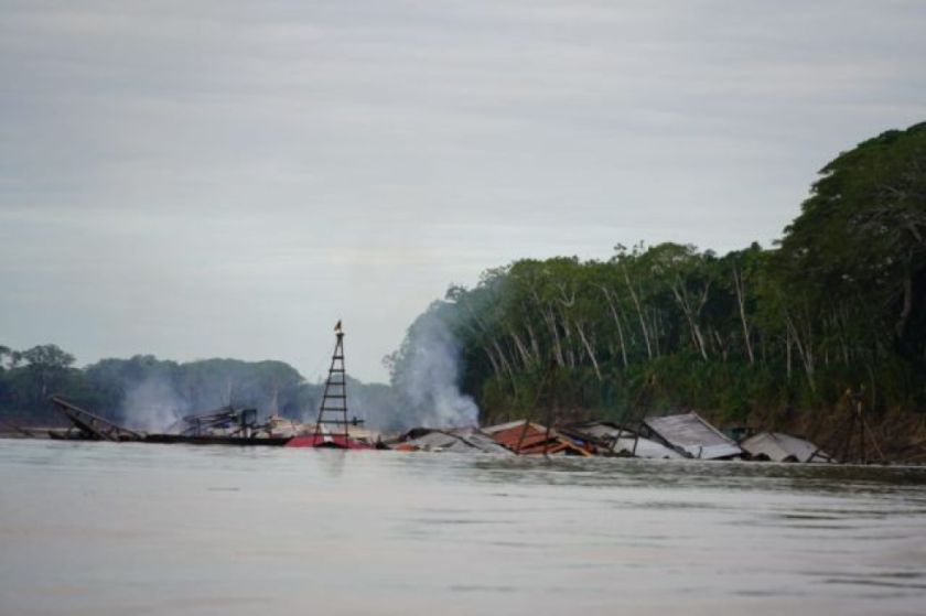 Solo 11 operadores mineros en el río Madre de Dios cuentan con licencia
