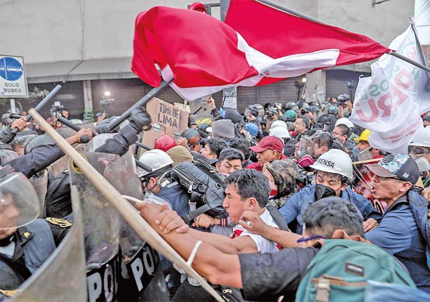 Perú: Cifra de detenidos  en protestas sube a diez 