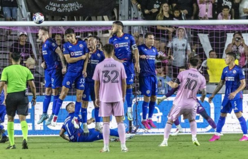 Messi firmó una obra de arte en su debut para dar la victoria al Inter Miami en el 94