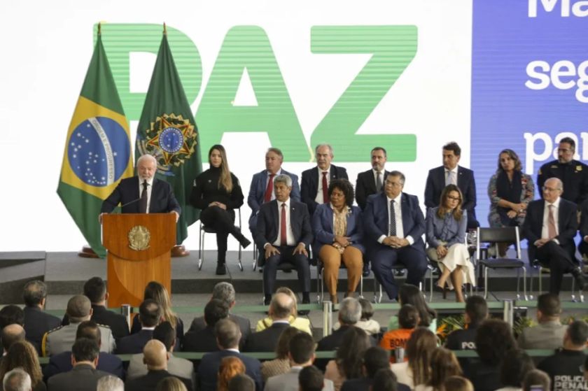 Lula anuncia medidas para combatir la violencia en la Amazonía y en las escuelas de Brasil