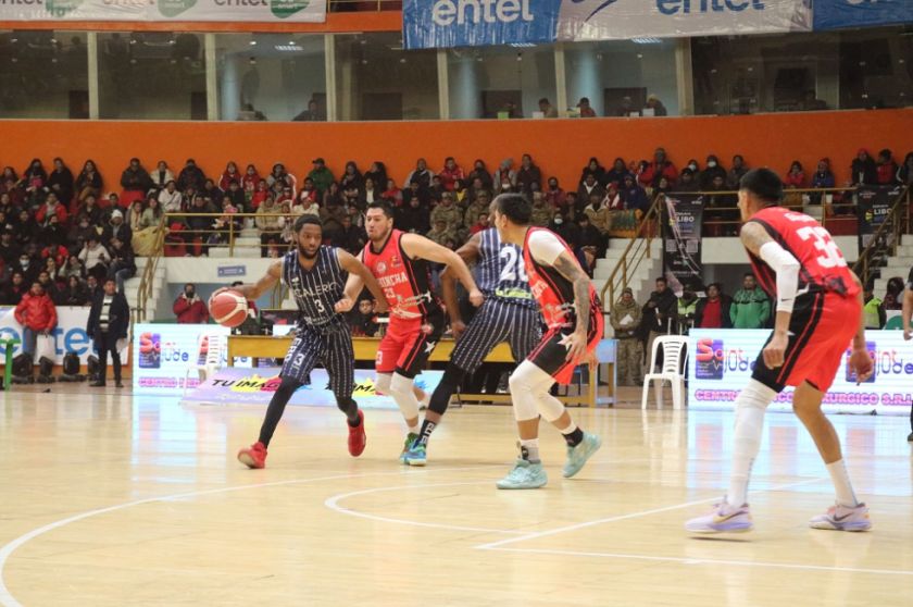 Calero y Pichincha chocan en una final adelantada