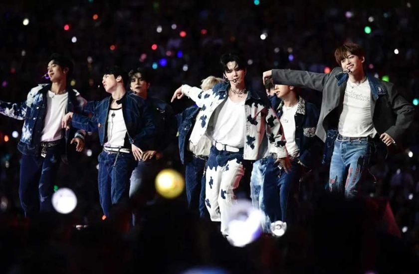 Unos 30.000 jóvenes enloquecen en la capital española con la música K-Pop
