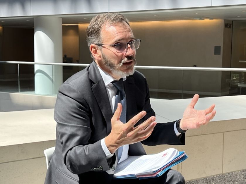 El mundo crecerá algo más de lo esperado pero aún de forma “débil”, según el FMI