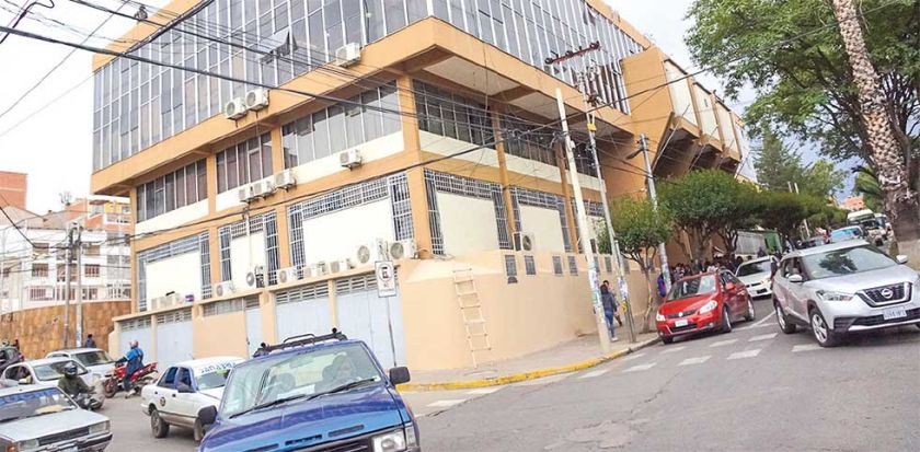 Senadora anuncia que TCP  emitirá su fallo el viernes