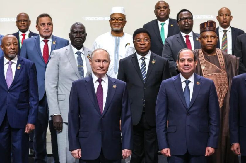 Rusia aumentará su presencia diplomática en África y entregará armas a 40 países del continente