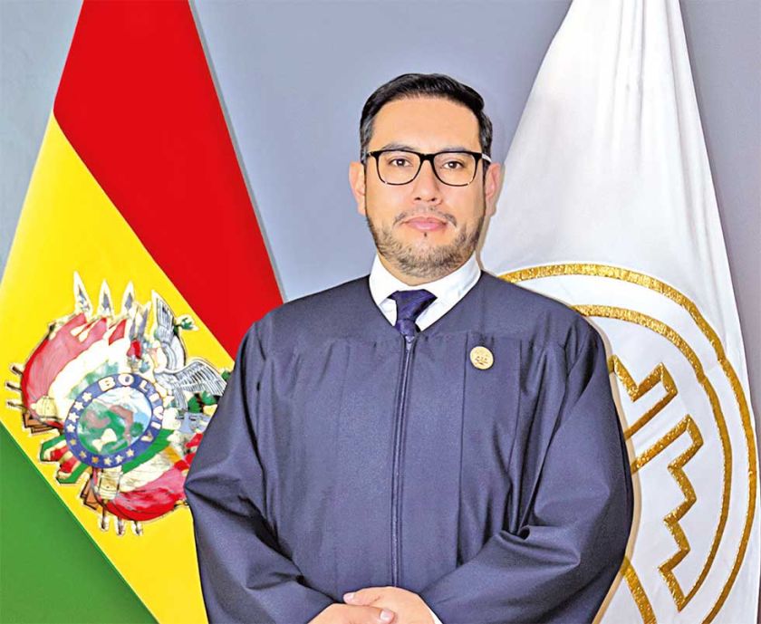Arce podría pedir cambio del magistrado de la CAN