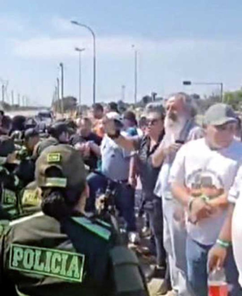 Paceños cumplen fiesta entre incidentes