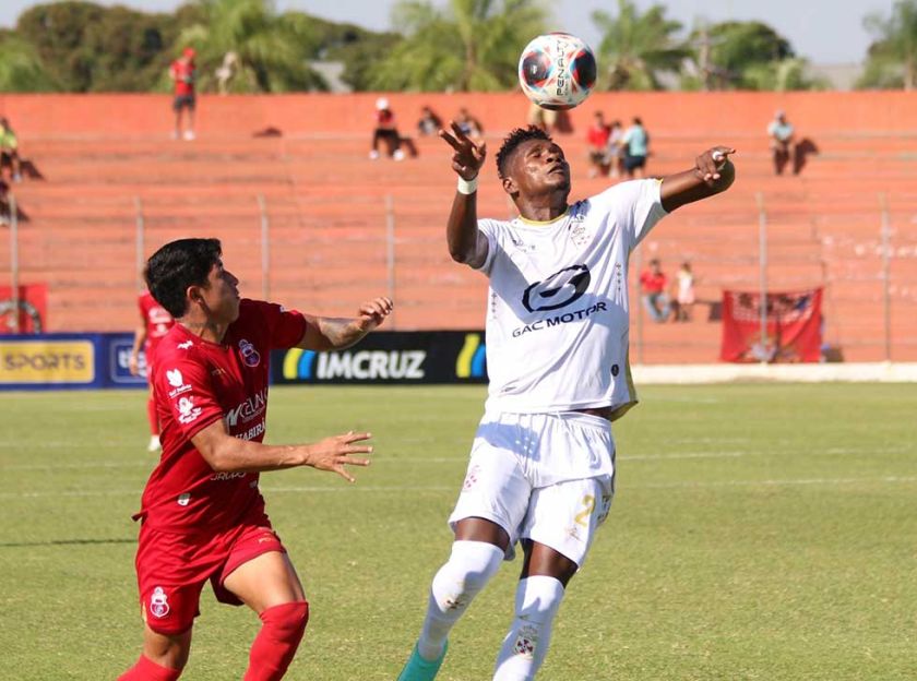 El equipo de Real Santa Cruz conquistó Montero y venció por 1-2 a Guabirá
