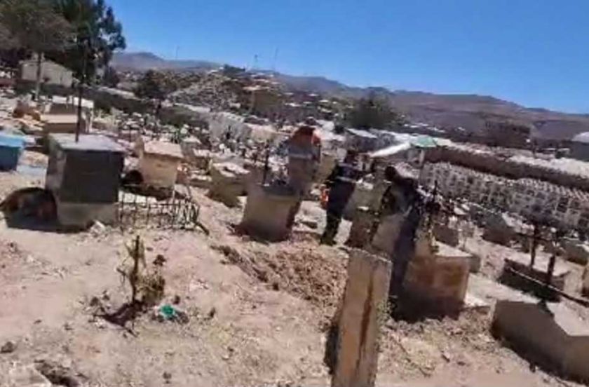Macabro hallazgo de pie humano en una bolsa estremece a barrenderas