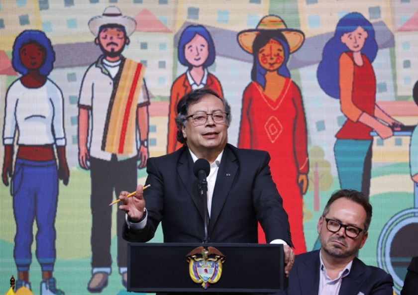 Petro asegura que usan a su hijo para acabar con su Gobierno y que continuará hasta 2026