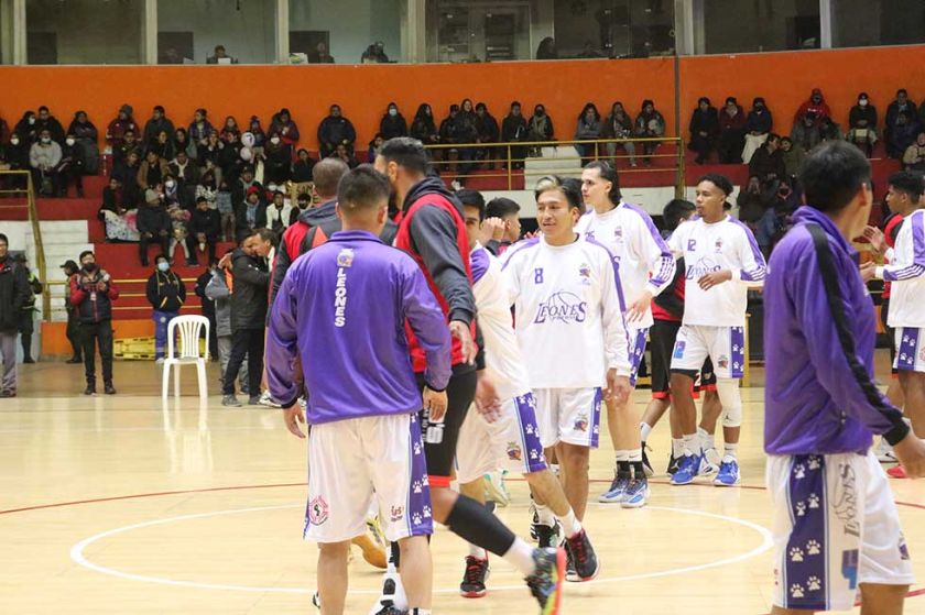 Leones recibe a Carl A-Z en el coliseo cerrado “Ciudad de Potosí”