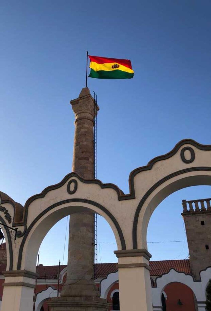 Potosí le rinde su homenaje a Bolivia con desfiles y actos